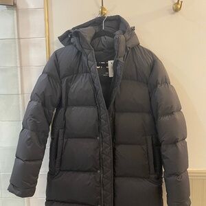 Aritzia Super Puff Mid (Black XS) - NWT. NEW CONDITION